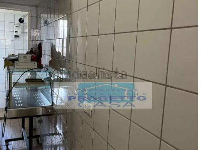 Locale Commerciale in affitto a Castellammare Di Stabia, Campania