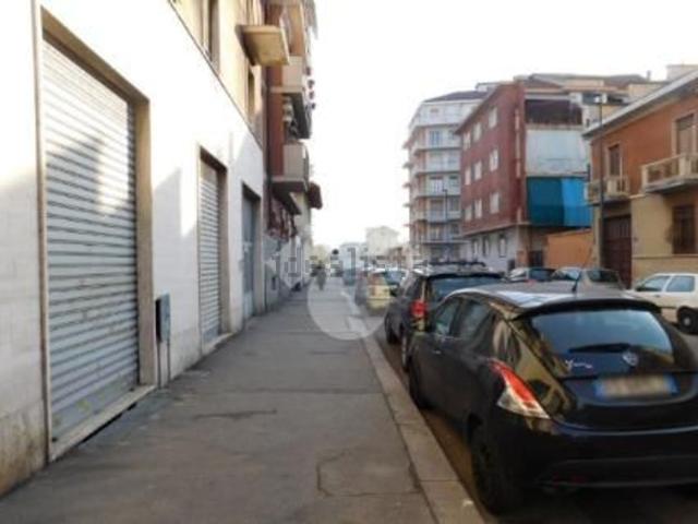 Locale Commerciale in affitto a Circoscrizione 5, Piemonte