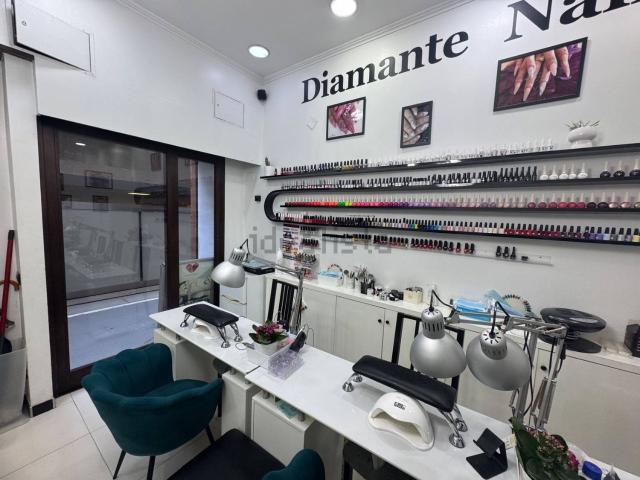 Locale Commerciale in affitto a Municipio 1, Milano