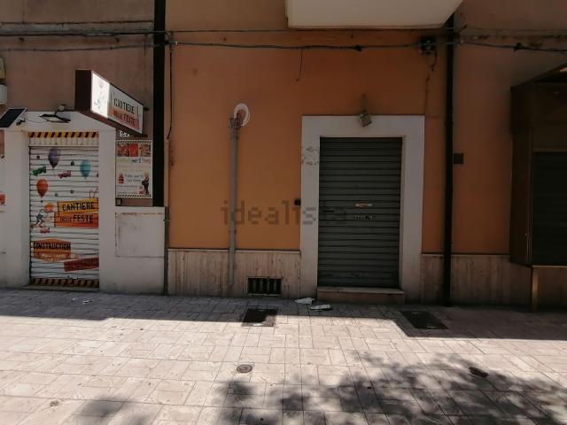 Locale Commerciale in affitto a Puglia, Foggia