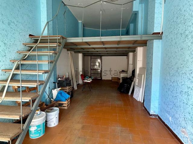 Locale Commerciale in affitto a Calabria, Vibo Valentia