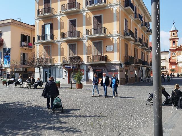 Locale Commerciale in affitto a Casandrino, Campania