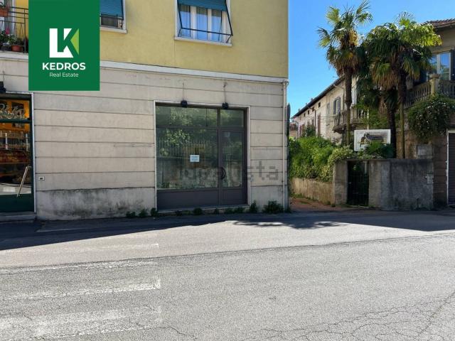 Locale Commerciale in affitto a Biumo Superiore, Varese