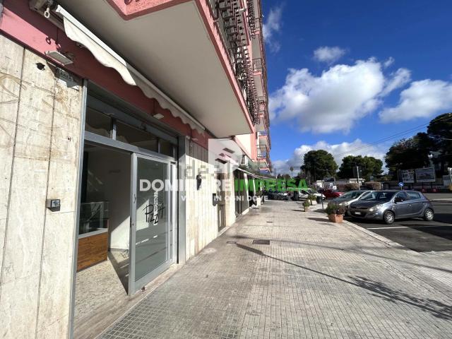 Locale Commerciale in affitto a Puglia, Lecce