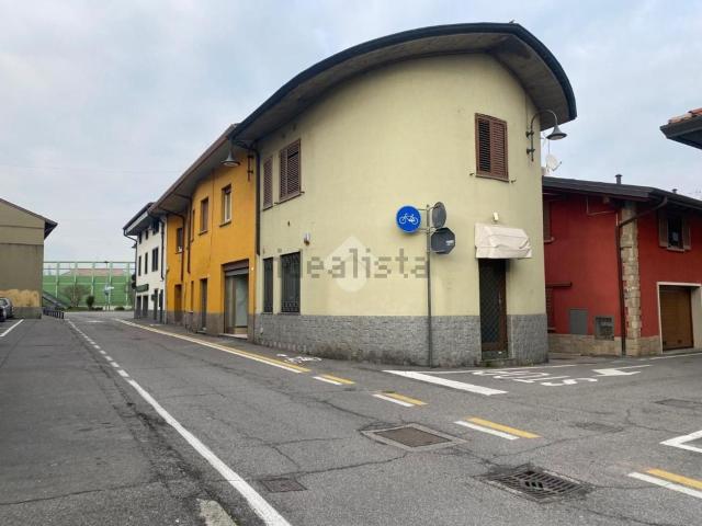 Locale Commerciale in affitto a Grassobbio, Lombardia