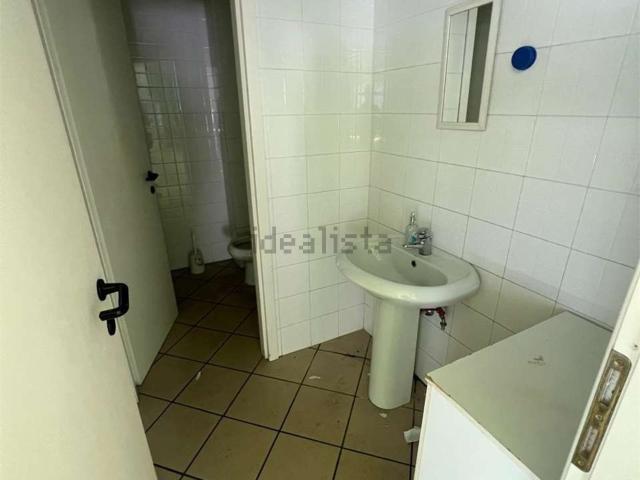 Locale Commerciale in affitto a Chieti Scalo, Chieti