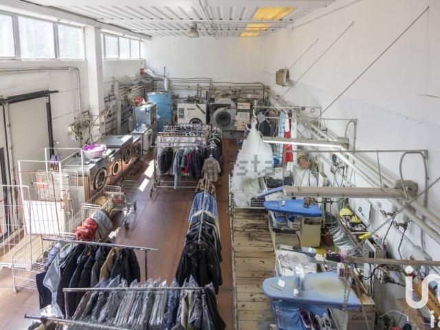 Locale Commerciale in affitto a Acquaviva, Marche