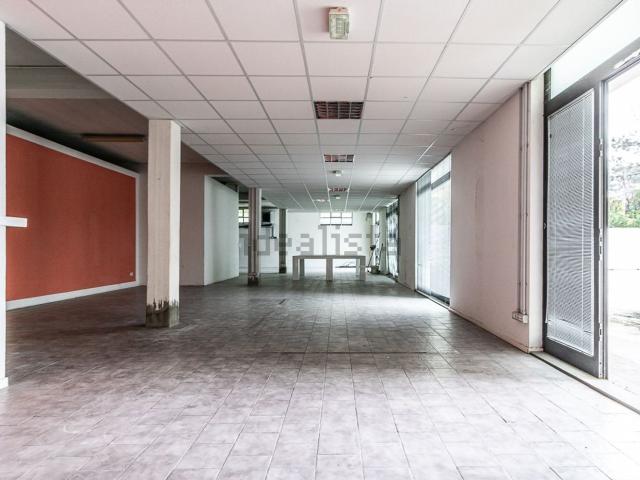 Locale Commerciale in affitto a Unione della Romagna Faentina, Riolo Terme