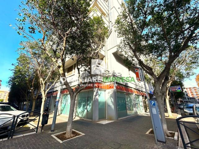 Locale Commerciale in affitto a Puglia, Lecce