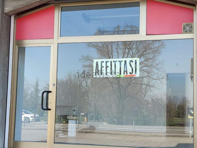 Locale Commerciale in affitto a Noceto, Reggio Emilia