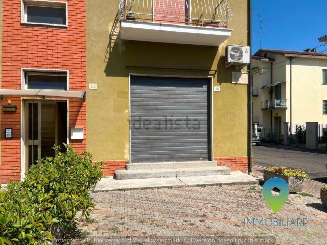 Locale Commerciale in affitto a Piacenza, Reggio Emilia