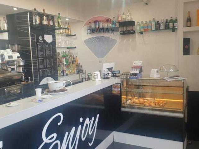 Locale Commerciale in affitto a Puglia, Taranto