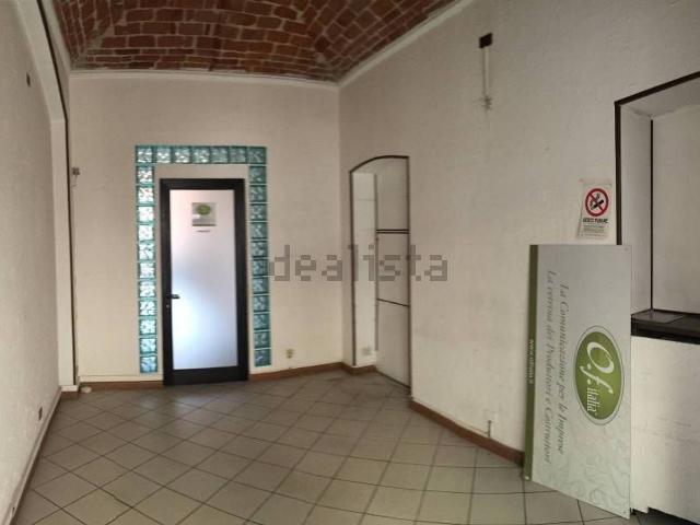 Locale Commerciale in affitto a Piemonte, Alessandria