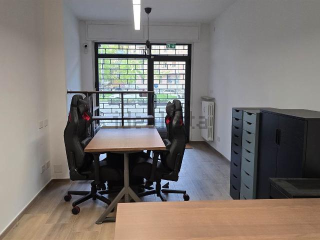 Locale Commerciale in affitto a Centro Storico, Modena