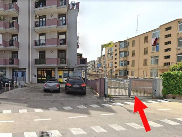 Locale Commerciale in affitto a Municipio 3, Puglia