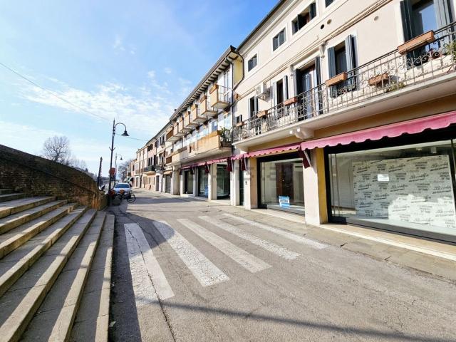 Locale Commerciale in affitto a Battaglia Terme, Veneto