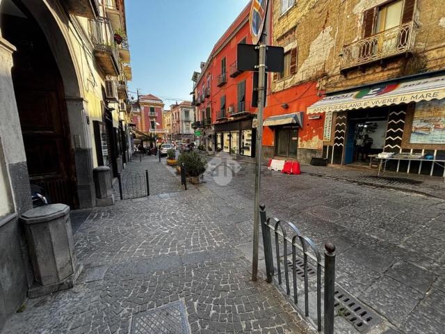 Locale Commerciale in affitto a Marano Di Napoli, Campania