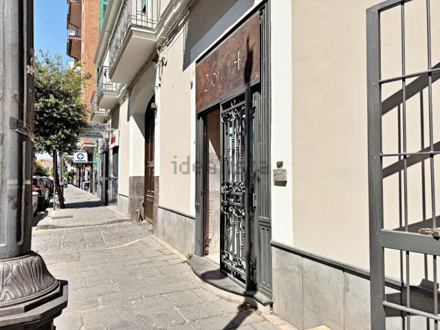 Locale Commerciale in affitto a Bagno d'Aversa, Aversa