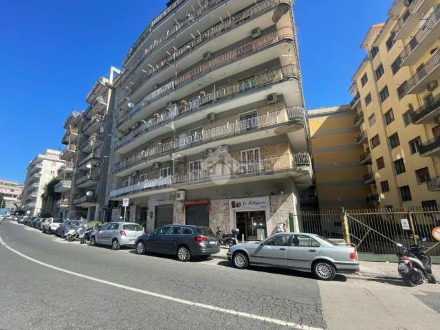 Locale Commerciale in affitto a Municipalità 5, Campania