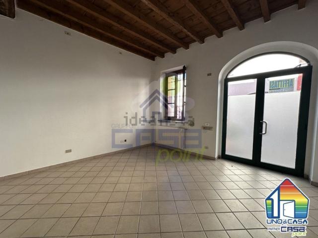 Locale Commerciale in affitto a Vaiano Cremasco, Lombardia