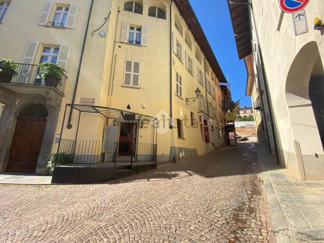 Locale Commerciale in affitto a Piemonte, Cuneo