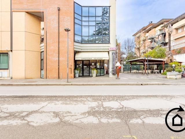 Locale Commerciale in affitto a Unione di Comuni della Romagna Forlivese, Castrocaro Terme
