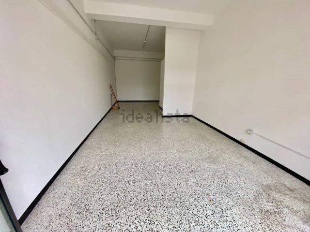 Locale Commerciale in affitto a Spina, Marche