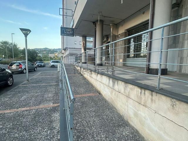 Locale Commerciale in affitto a Quartiere Tribunale, Calabria