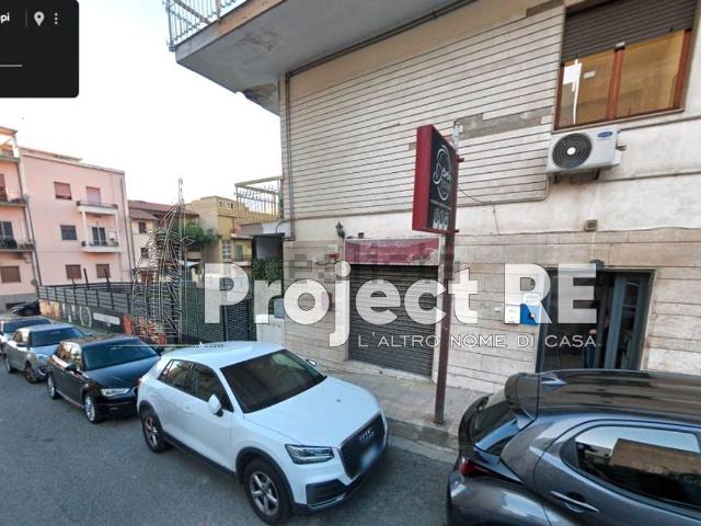 Locale Commerciale in affitto a Calabria, Reggio Calabria