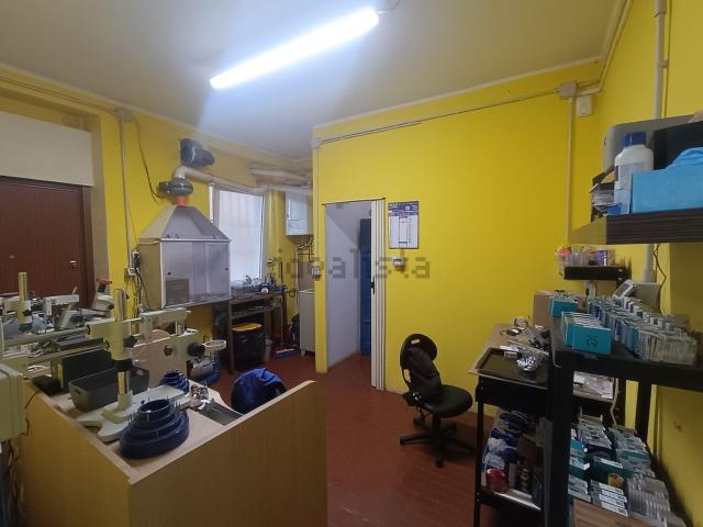 Locale Commerciale in affitto a Piemonte, Alessandria