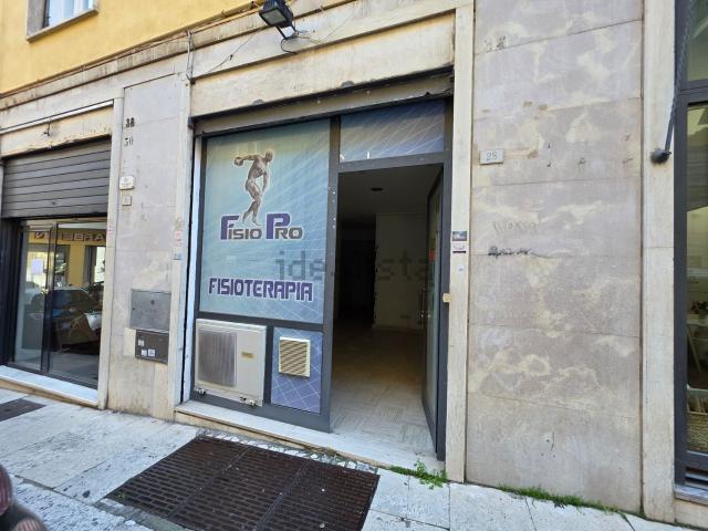 Locale Commerciale in affitto a Roma Capitale, Lazio