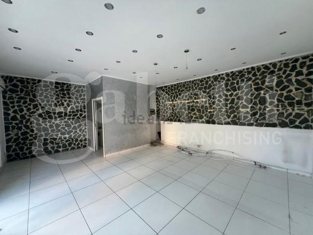 Locale Commerciale in affitto a San Lazzaro, Isernia