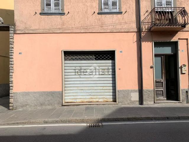Locale Commerciale in affitto a Grumello Del Monte, Lombardia