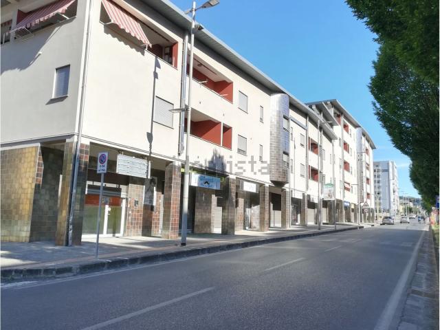 Locale Commerciale in affitto a Popilia, Calabria