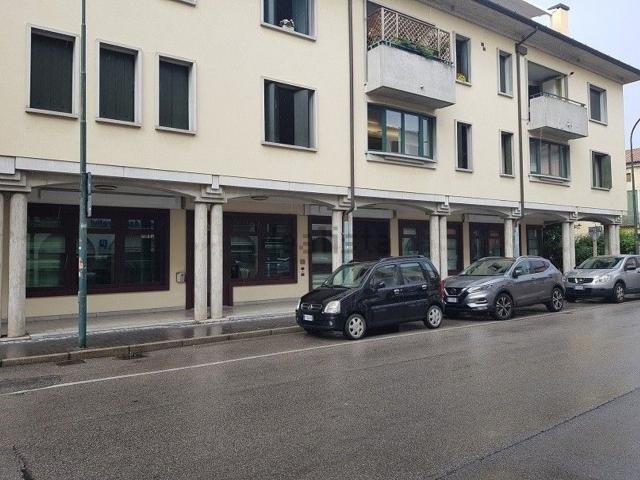 Locale Commerciale in affitto a Oderzo, Veneto