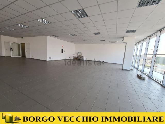 Locale Commerciale in affitto a Piemonte, Cuneo
