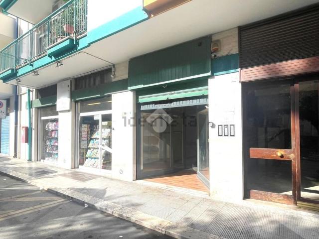 Locale Commerciale in affitto a Centro, Puglia