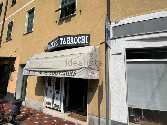 Locale Commerciale in affitto a Bordighera, Liguria