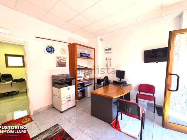 Locale Commerciale in affitto a Calabria, Reggio Calabria