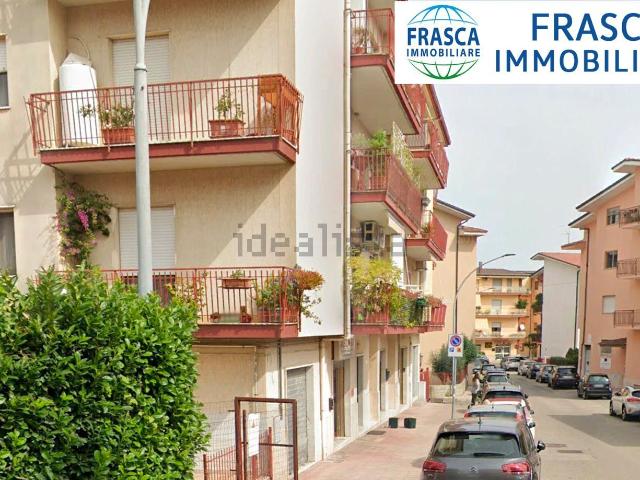 Locale Commerciale in affitto a Marzani, San Giorgio Del Sannio
