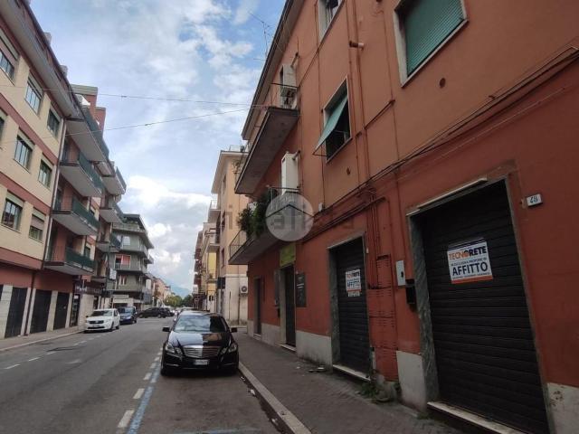 Locale Commerciale in affitto a San Silvestro, Cassino