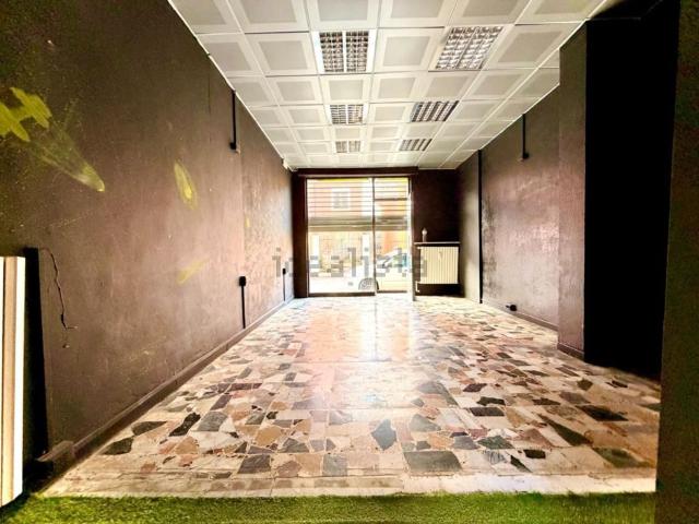 Locale Commerciale in affitto a Piemonte, Alessandria