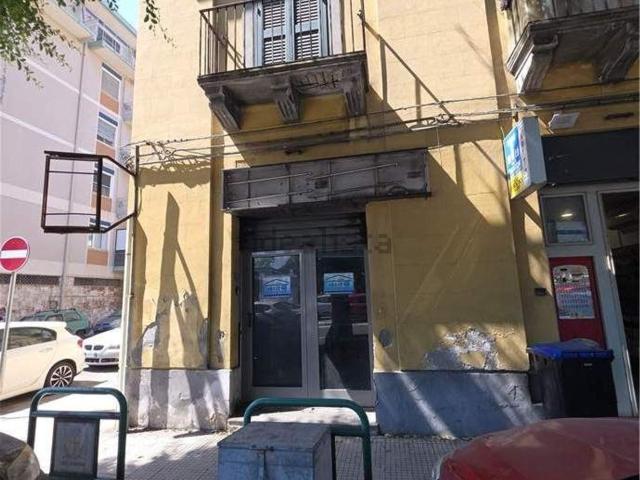 Locale Commerciale in affitto a IV Circoscrizione, Messina