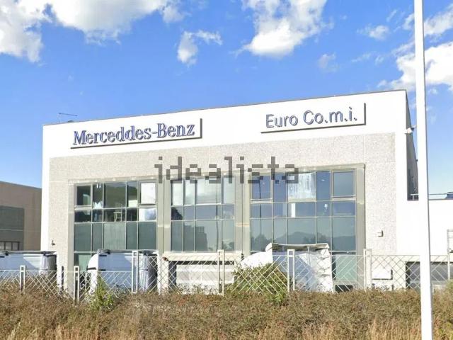 Locale Commerciale in affitto a Sant'Avendrace-Santa Gilla, Cagliari