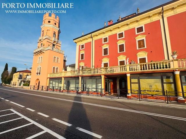 Locale Commerciale in affitto a Pai di Sotto, Torri Del Benaco