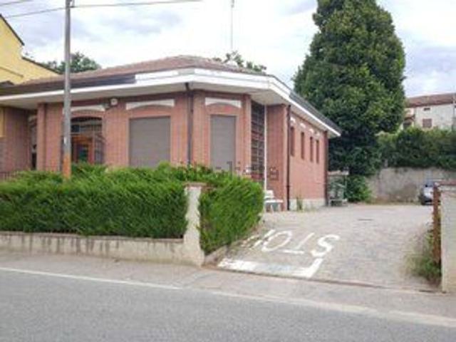 Locale Commerciale in affitto a Piemonte, Asti