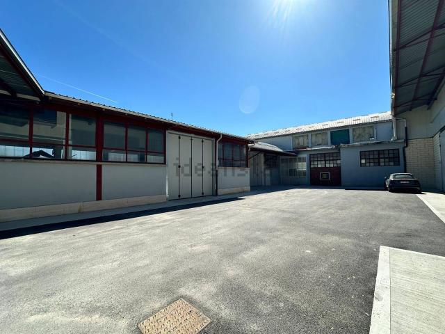 Locale Commerciale in affitto a Piemonte, Cuneo