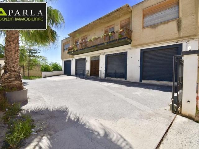 Locale Commerciale in affitto a Quartiere Oltreponte, Canicattì E Borgalino