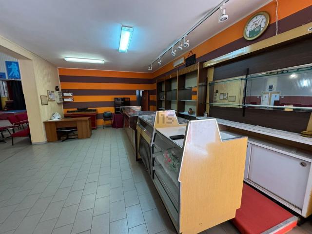 Locale Commerciale in affitto a Portomaggiore, Reggio Emilia