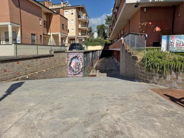 Locale Commerciale in affitto a Roma Capitale, Lazio